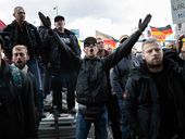 Кто там шагает правой?