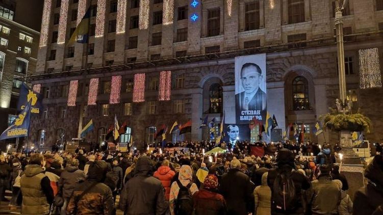 Прославление Бандеры и его сподвижников настраивает против Украины Израиль и Польшу