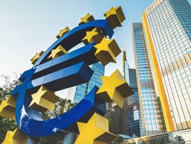 Політики, багатії та спекулянти. Чому в Україні зростає попит на євро та падає інтерес до долара