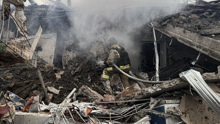 Последствия воздушной атаки на Сумщину. Фото: ГСЧС