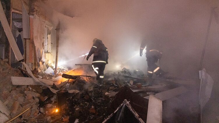 В Харькове во время обстрела пострадали дома в частном секторе. Фото: ГСЧС