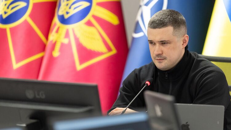 Вокруг министра обороны Михаила Федорова растет напряжение