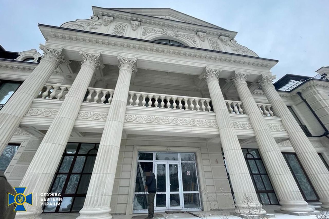 СБУ провела у Києві 11 обшуків у компаній, пов'язаних із дружиною Віктора Медведчука Оксаною Марченко