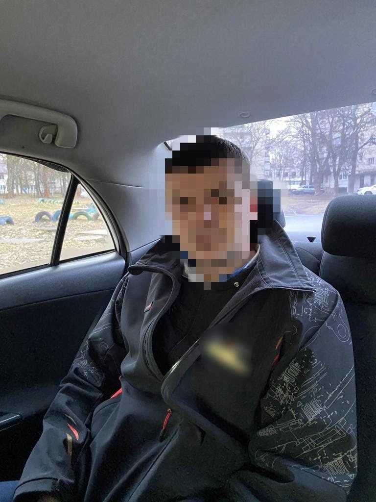 Жінка із співмешканцем ґвалтували та катували трьох дітей 3, 5 та 11 років