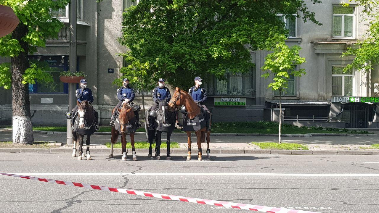 Полиция на Арсенальной. Фото: Страна