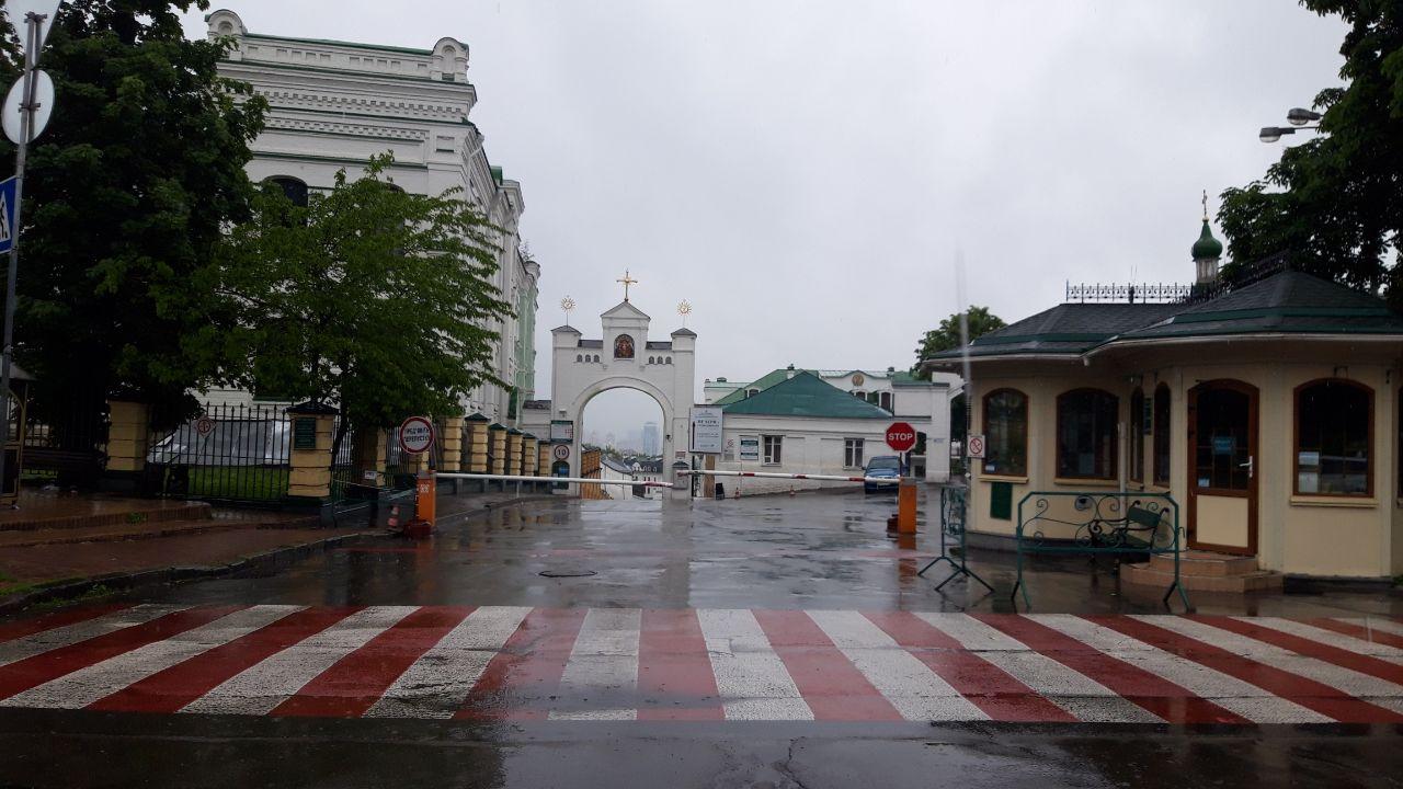 С Киево-Печерской Лавры сняли карантинные ограничения. Фото: Страна