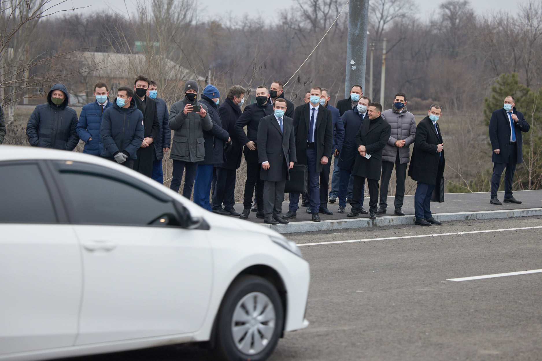 Зеленский приехал на открытие моста в Запорожье. Скриншот https://www.facebook.com/president.gov.ua/?ref=page_internal